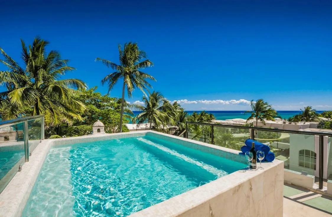 Luxury House In Playacar Steps To The Beach 普拉亚卡门
